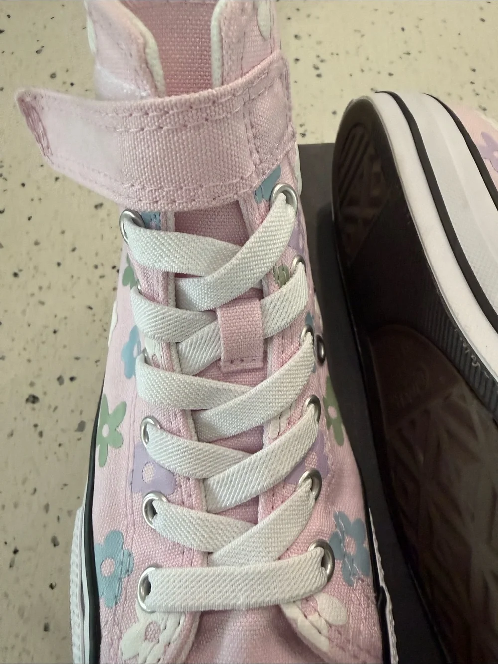 New girls Converse Sz 2 Pink Floral High-Top Shoes with Pastel Accents
